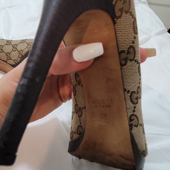 Monogram Gucci Heels - Tan - Picture 5 of 5